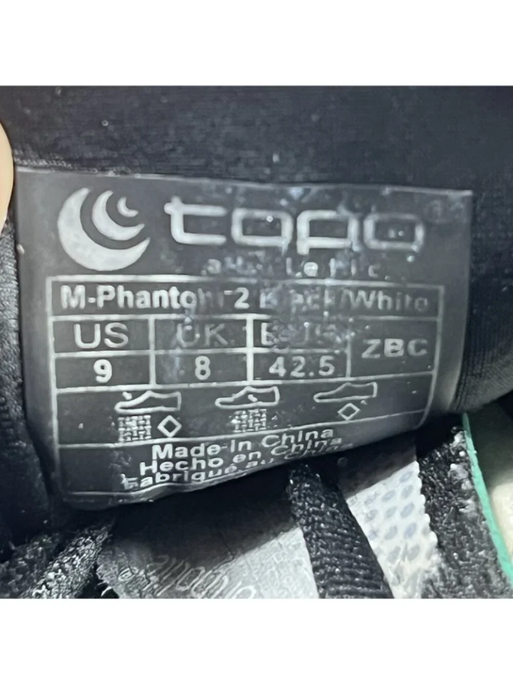 Topo Athletic Phantom 2 Men Size 9 Black Running Shoes Sneakers